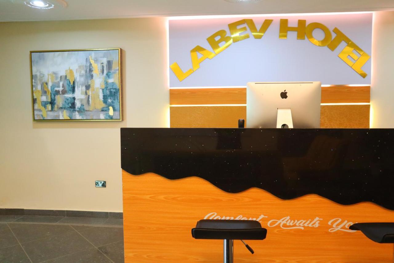 Labev Hotel Kumasi Extérieur photo